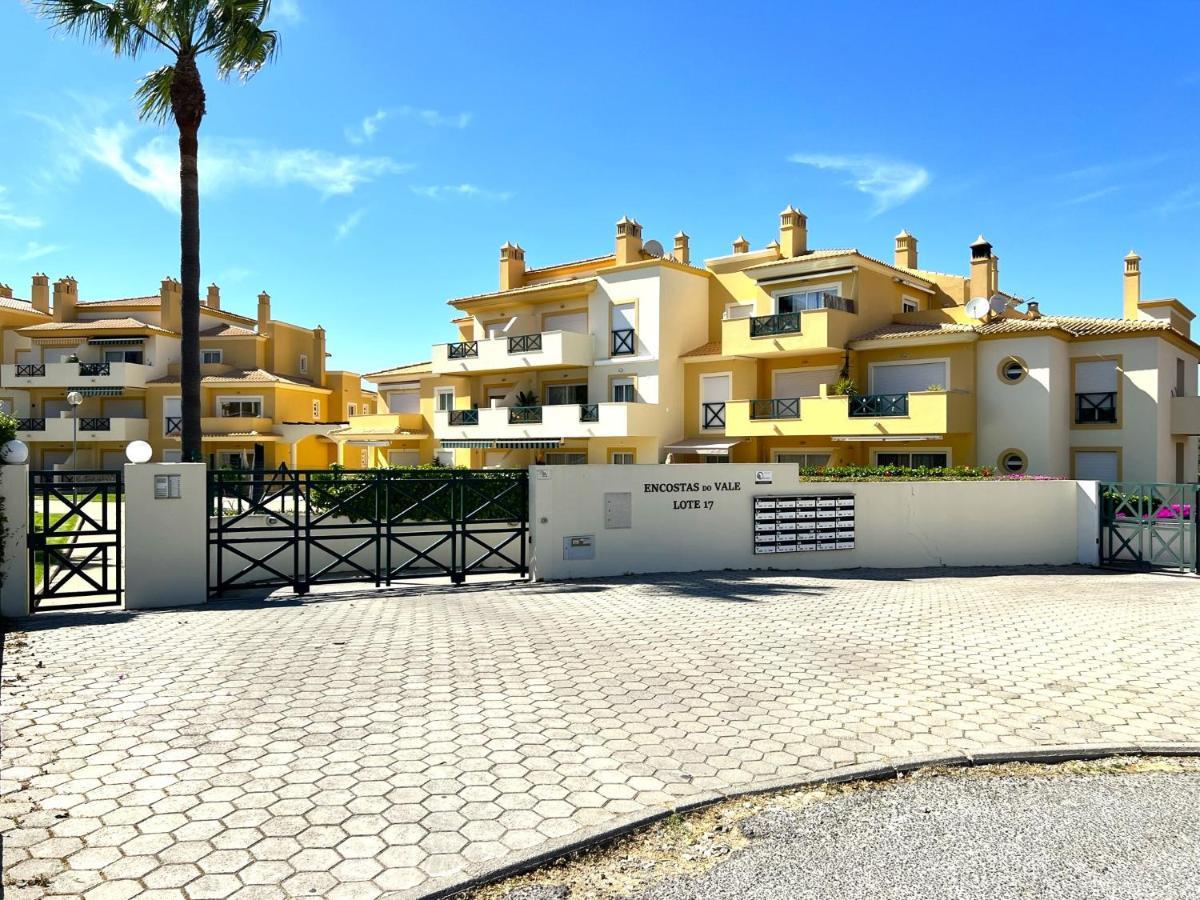 Albufeira Valley 2 With Pool By Homing Extérieur photo